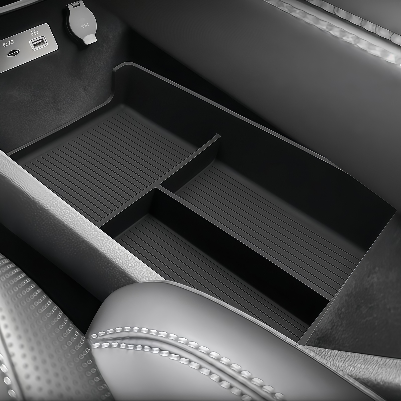 Tech Car Accessories - Onderste opbergbak voor de middenconsole voor